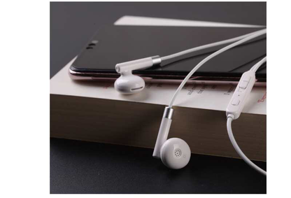 ME-06        Wired Earphones
